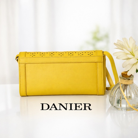 Danier Yellow Perforated Leather Crossbody Bag – New Without Tags - Picture 2 of 12